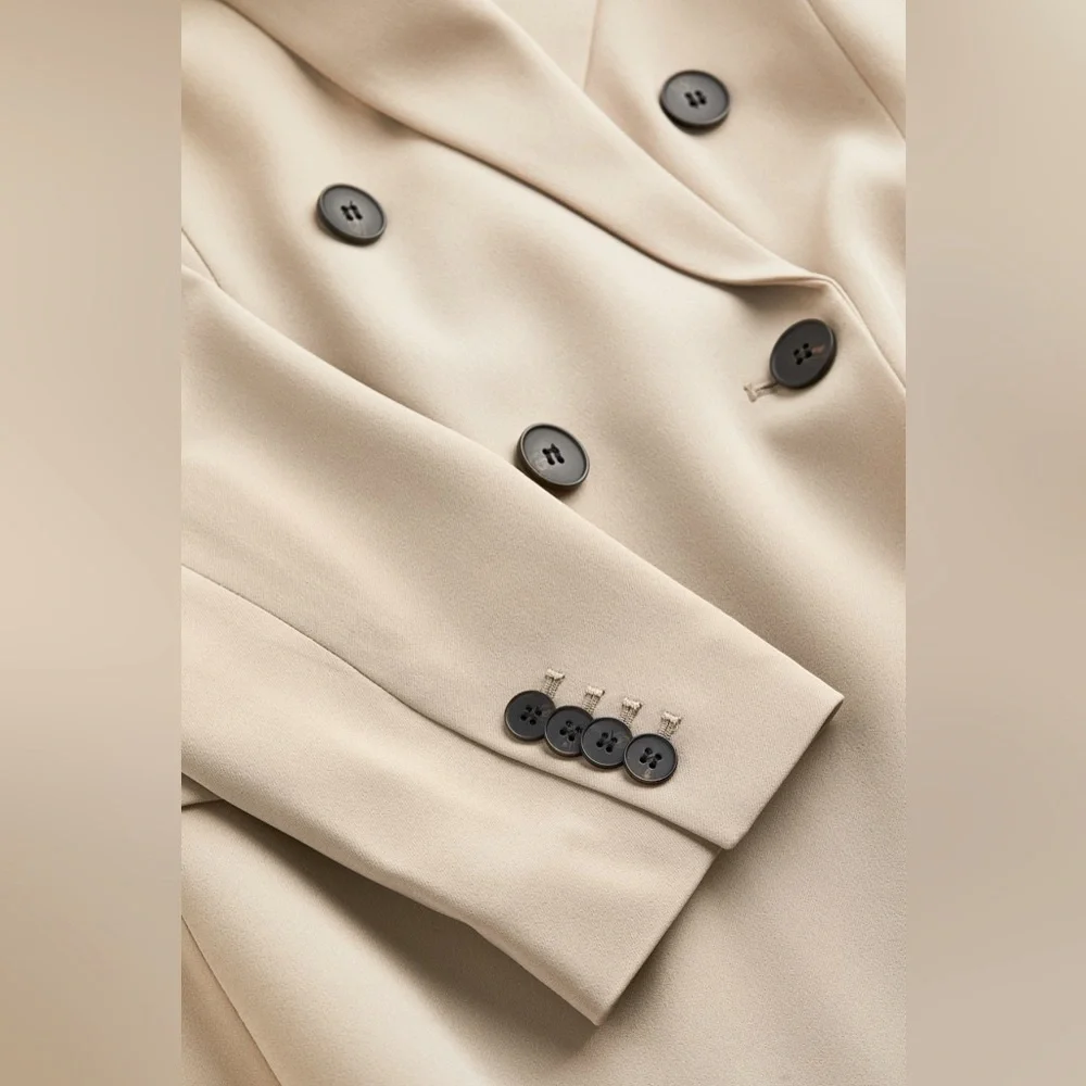 H&M Tan Blazer with Wide Notched Lapels - Picture 3 of 9